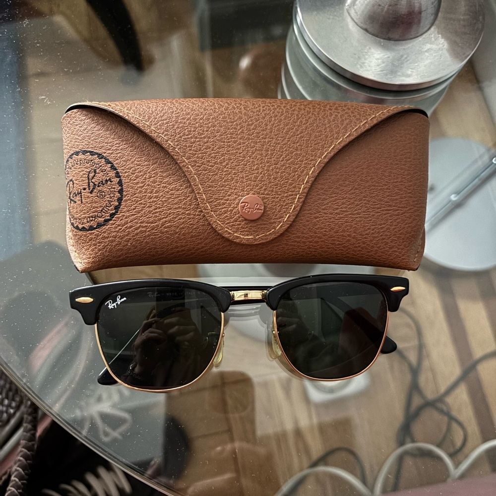 Ray-Ban Black and Gold Sunglasses with Brown Case